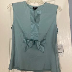 Women’s Size 4 Sleeveless Blouse